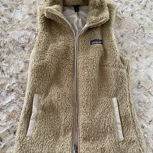 WOMANS PATAGONIA FLEECE VEST IN TAN SIZE XS
